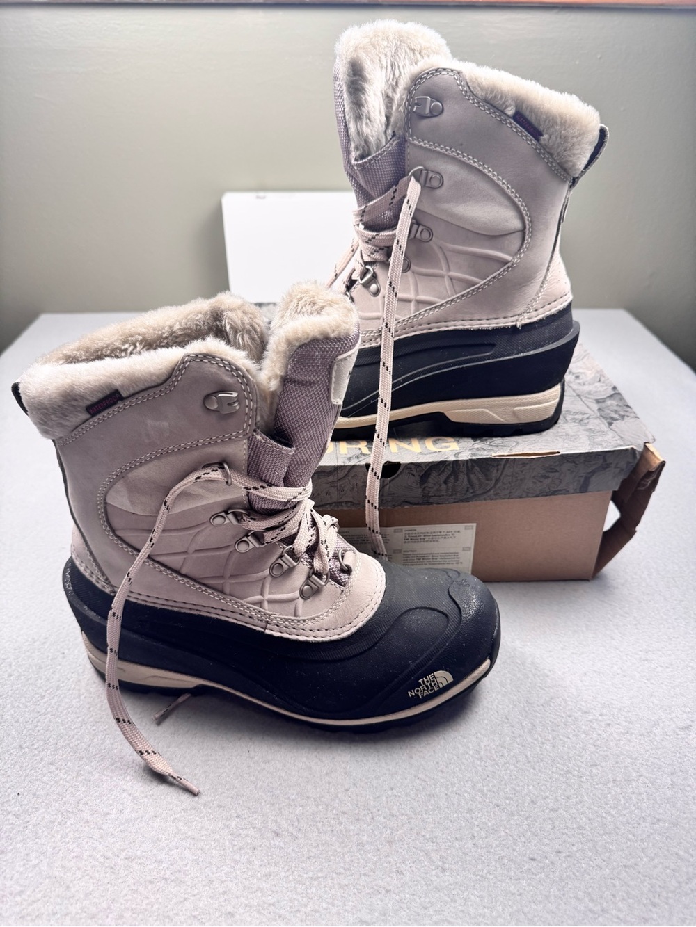 The North Face Women's Light Beige and Black Insulated Winter Snow Boots